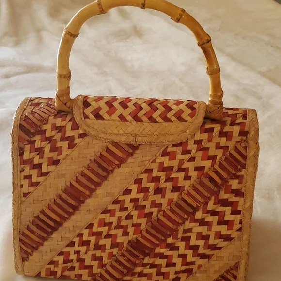 VINTAGE RED STRAW PURSE - Picture 6 of 16